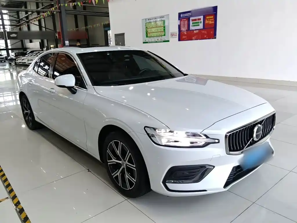 2025 Volvo S60
