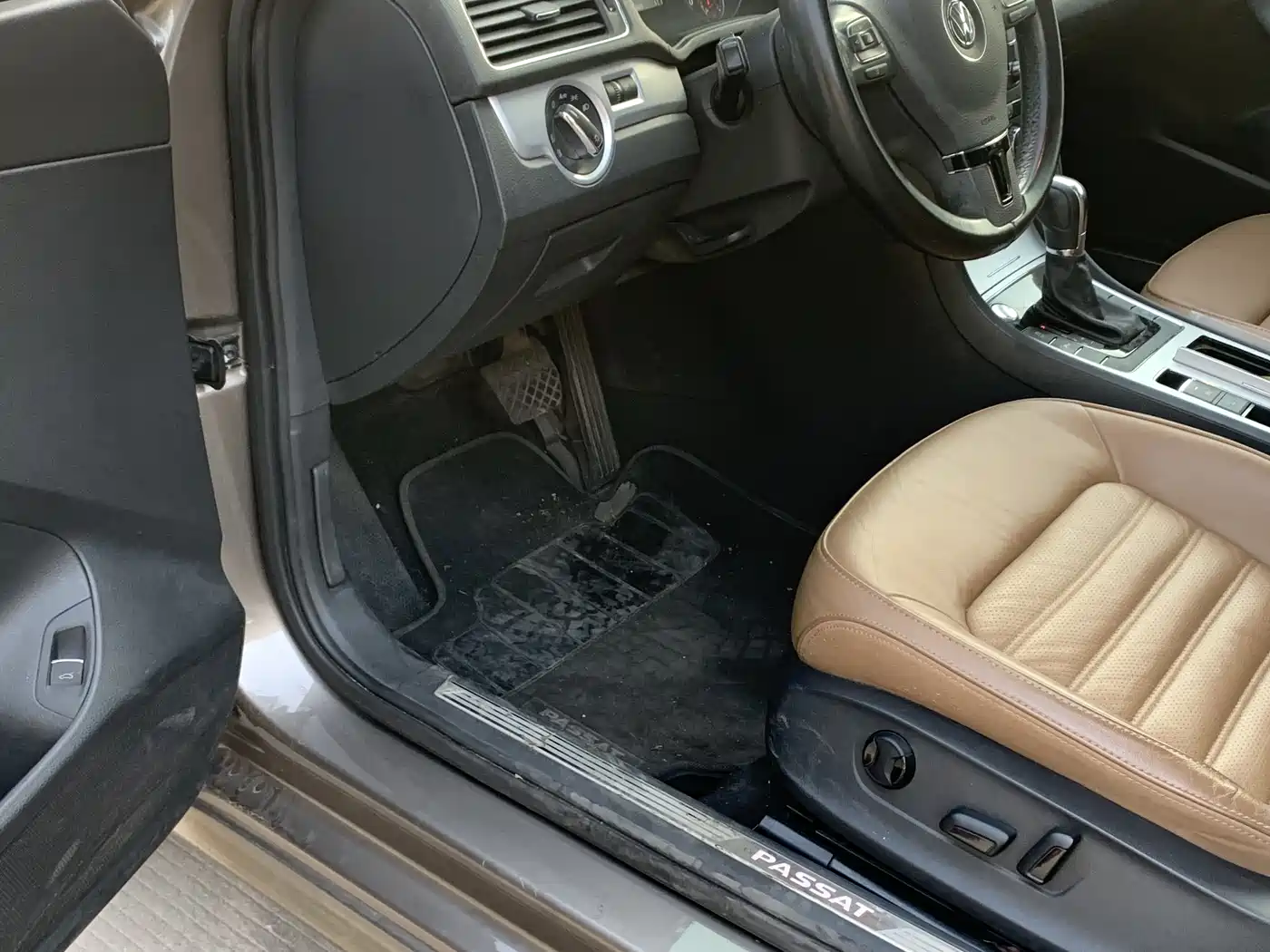 Volkswagen Passat 2014 2.0TSI DSG Executive Edition фото 4