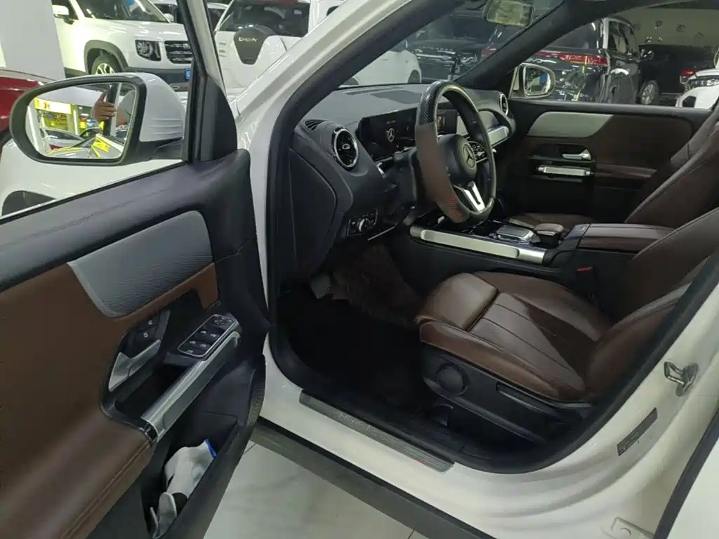 صورة 16 - Mercedes-Benz GLB