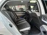 Фото 13 - Volkswagen Golf
