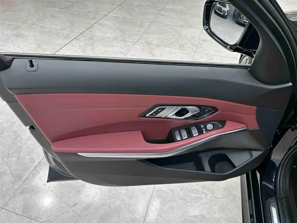 BMW 3 Series 2023 320Li M Sport Package фото 10