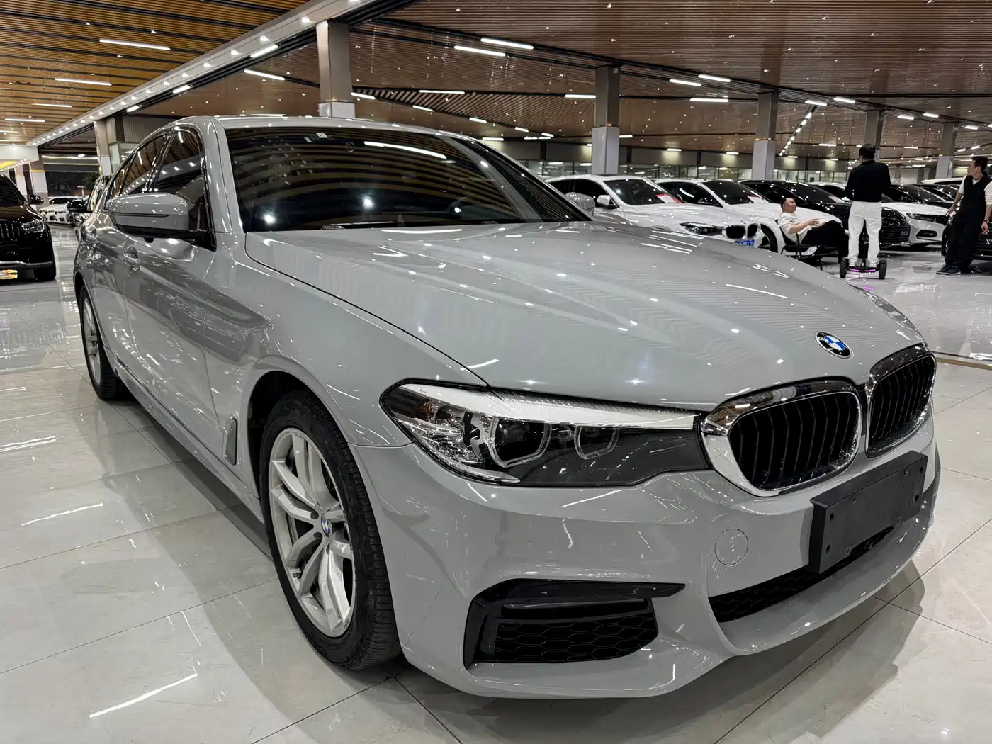 BMW 5 Series (Import) 2019 525i M Sport Package фото 2