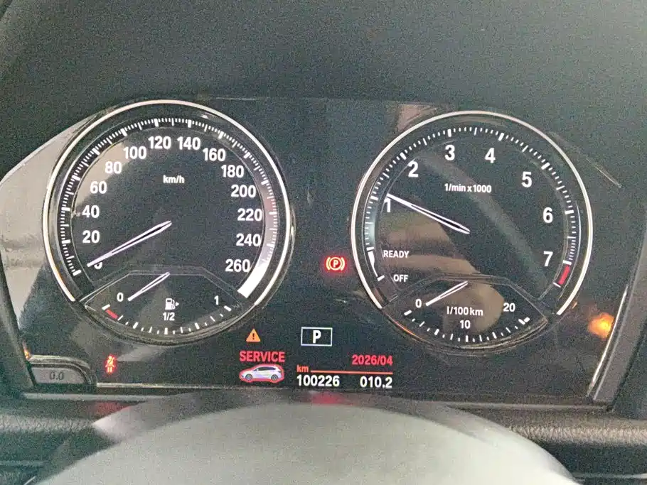 صورة 13 - BMW 2 Series Touring