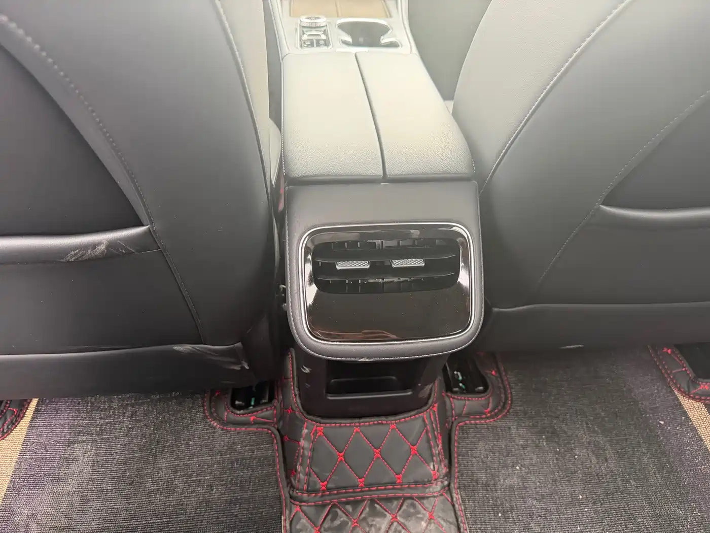 Chery Fengyun Fengyun T8 2025 Model 1.5T 130km Comfort 7-Seater фото 8