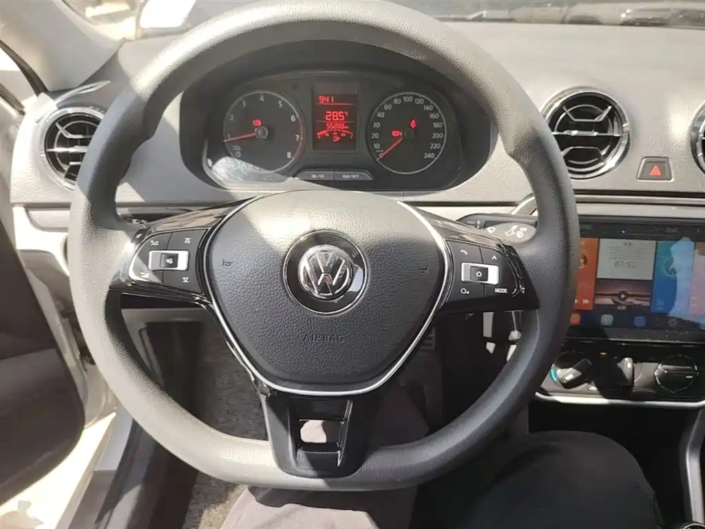Volkswagen Jetta 2019 Dream Edition 1.5L Manual Fashion фото 11