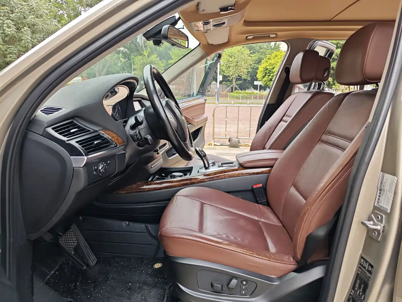 BMW X5 (Import) 2011 xDrive35i Leading Edition фото 8
