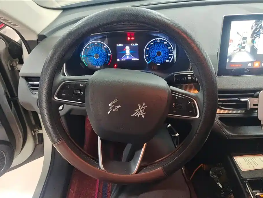 Hongqi E-QM5 2022 431km Charging Enjoyment Edition фото 15