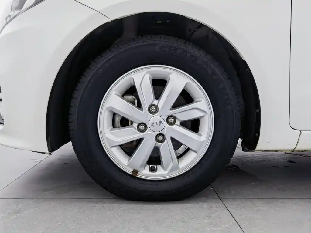 Photo 17 - Kia K2