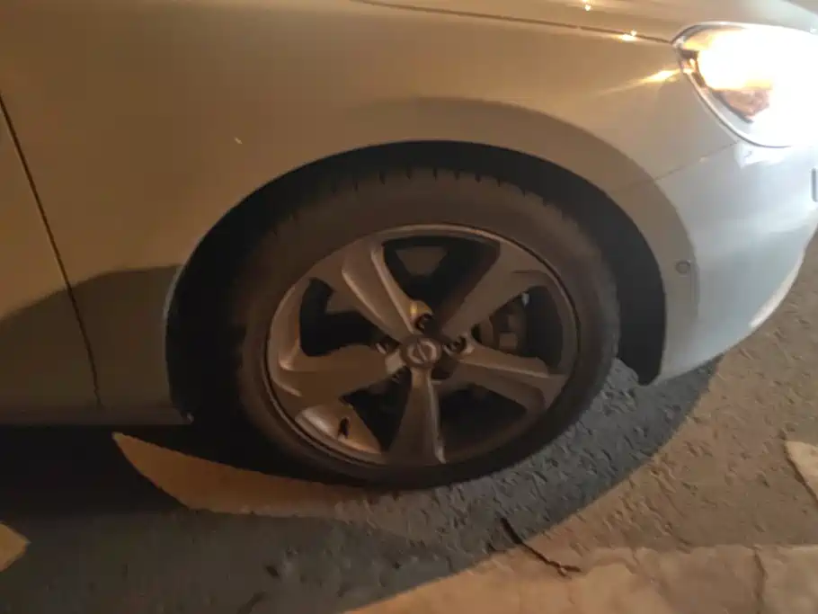 Фото 6 - Volvo V40