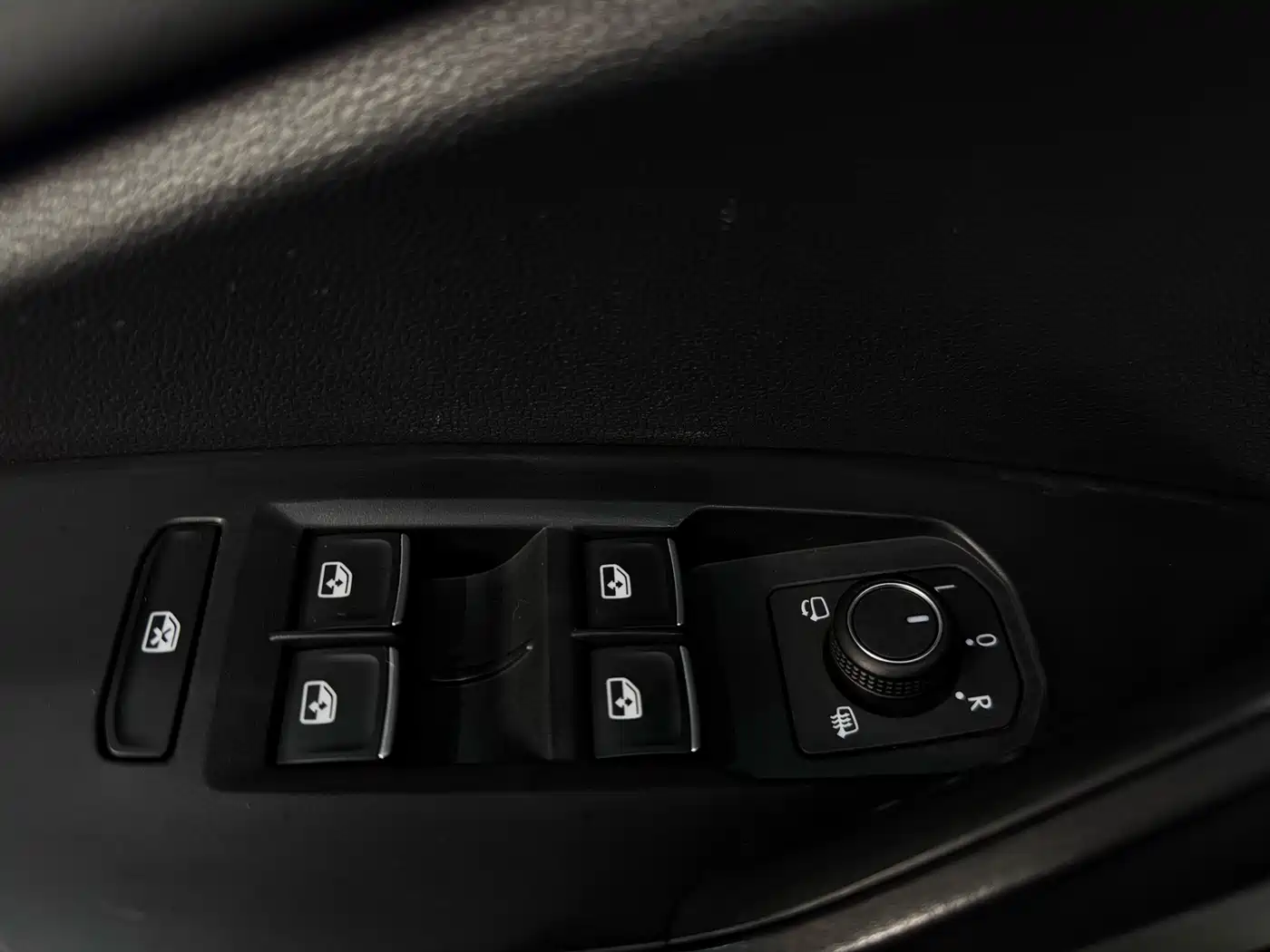 Volkswagen Sagitar 2023 280TSI DSG Surpass Plus Edition фото 12