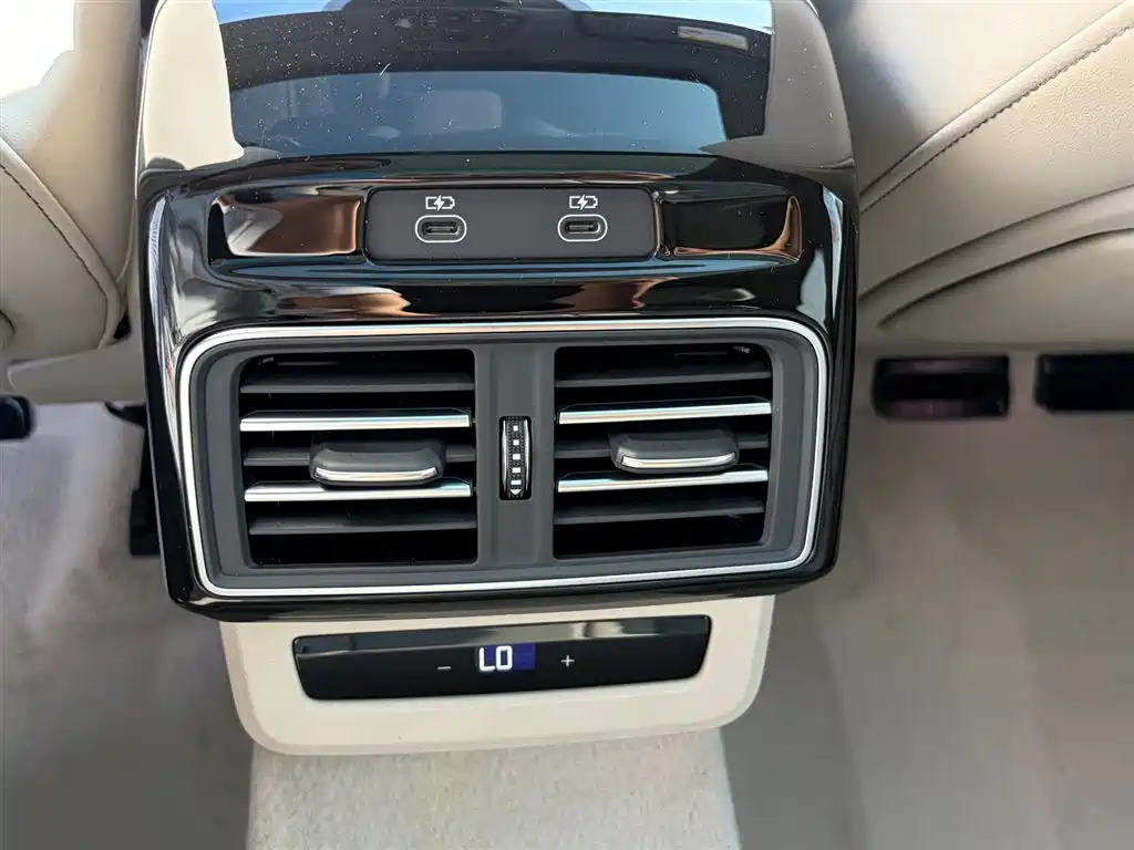 Photo 21 - Audi Q5L