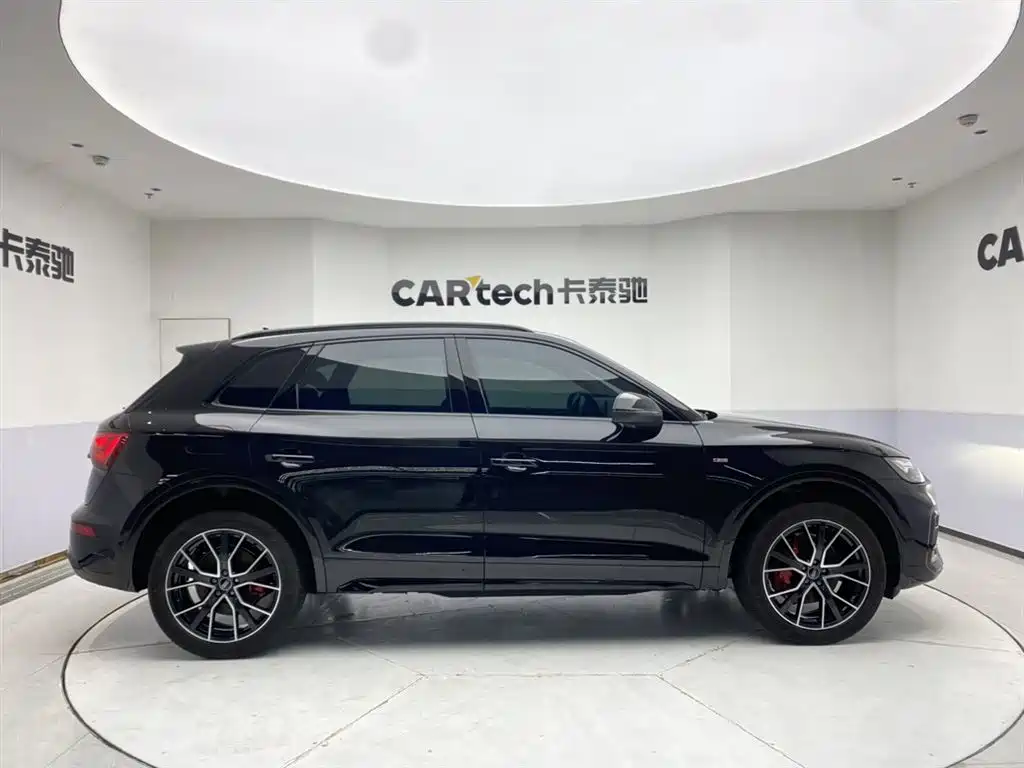 Audi Q5L 2024 Model 45 TFSI Luxury Dynamic фото 4