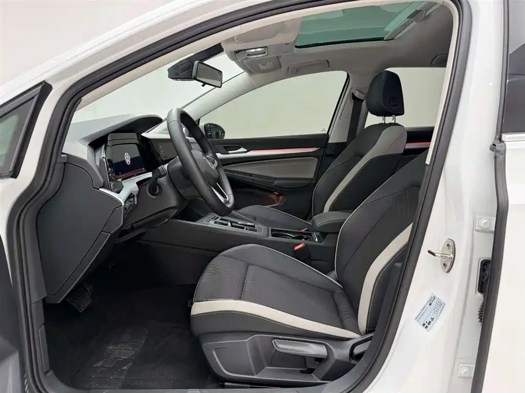 Volkswagen Golf 2023 Facelift 280TSI DSG Pro фото 15