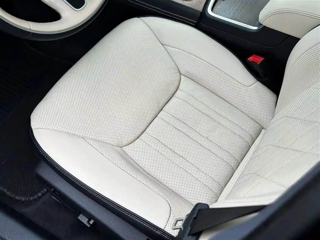 Chrysler 300C (Import) 2016 2016 3.0L Beyond Edition