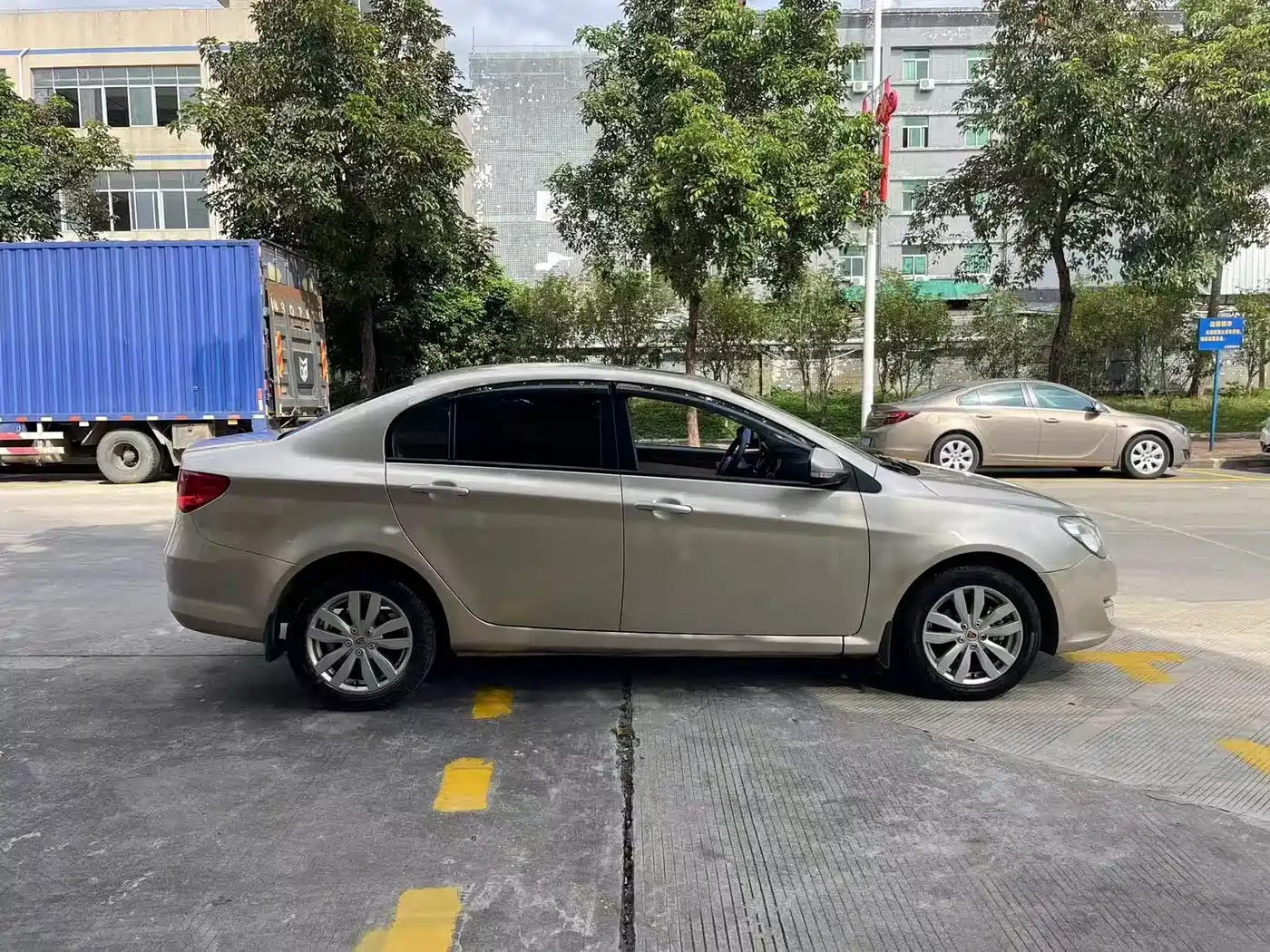 Roewe 350 2015 2014 1.5L Automatic Joy Edition