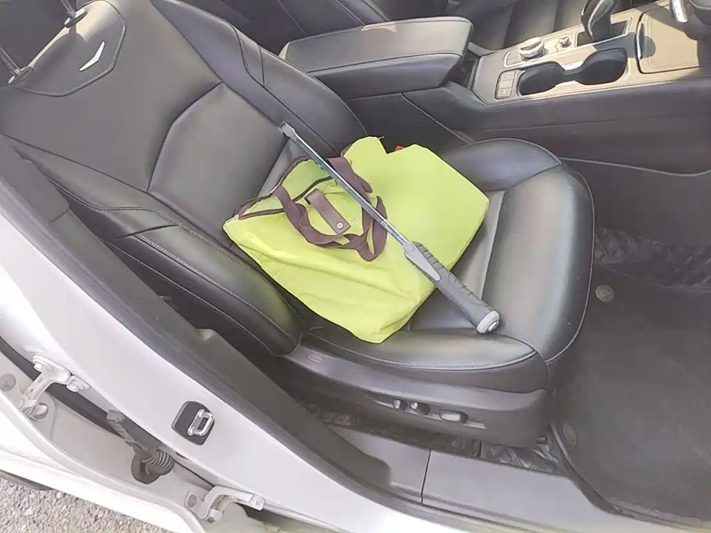 Cadillac XT4 2019 2018 28T FWD Leading Edition
