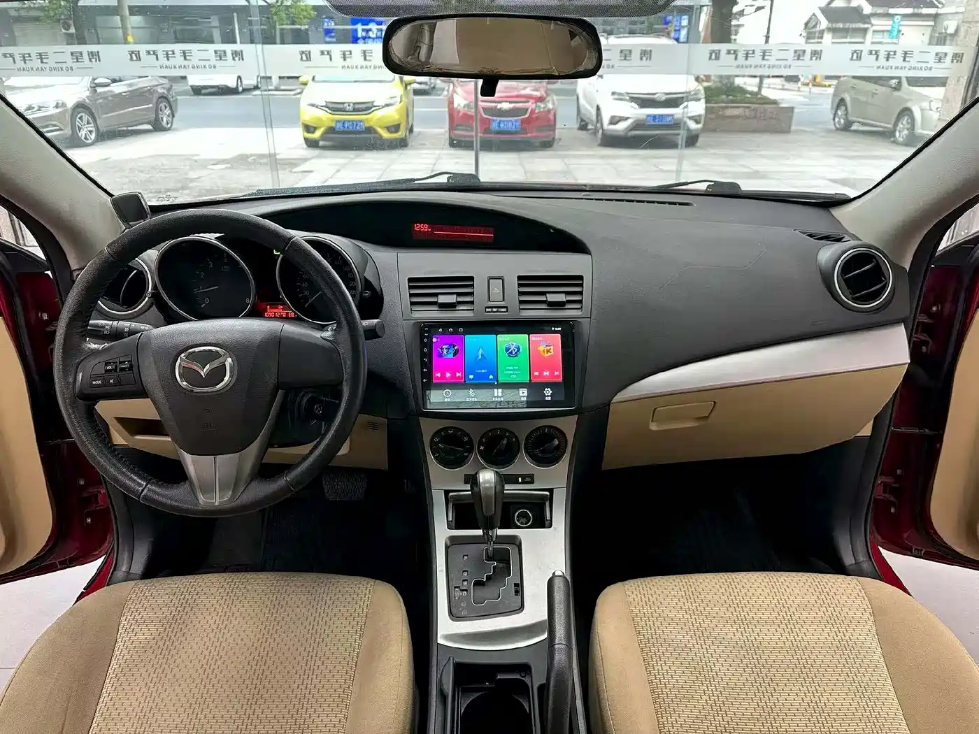 Mazda Mazda3 (Import) 2011 2010 Hatchback 1.6 Automatic Luxury