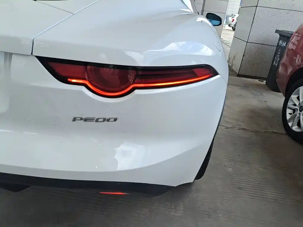 Jaguar F-TYPE 2019 2019 2.0T Coupe