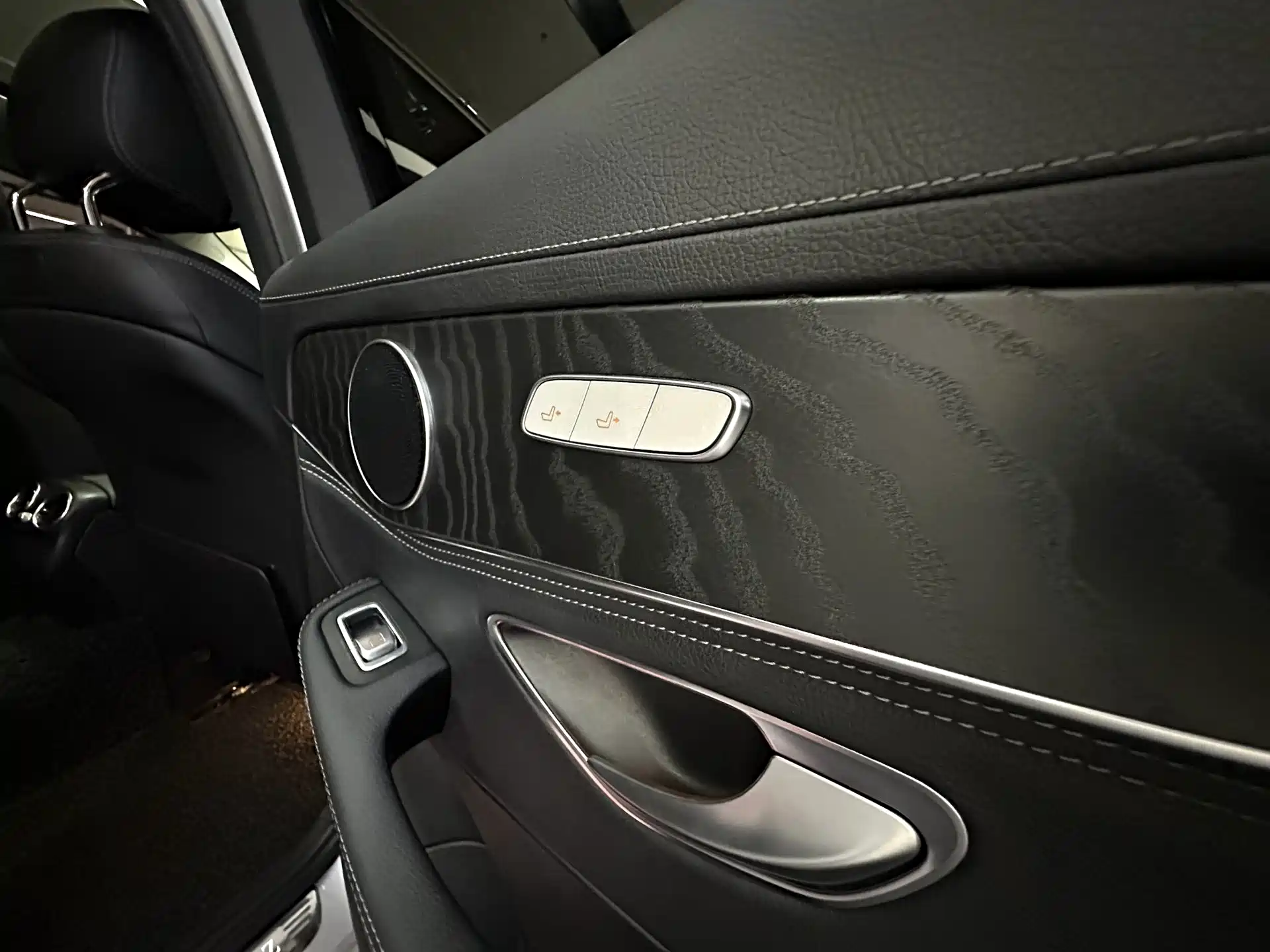Фото 21 - Mercedes-Benz C-Class