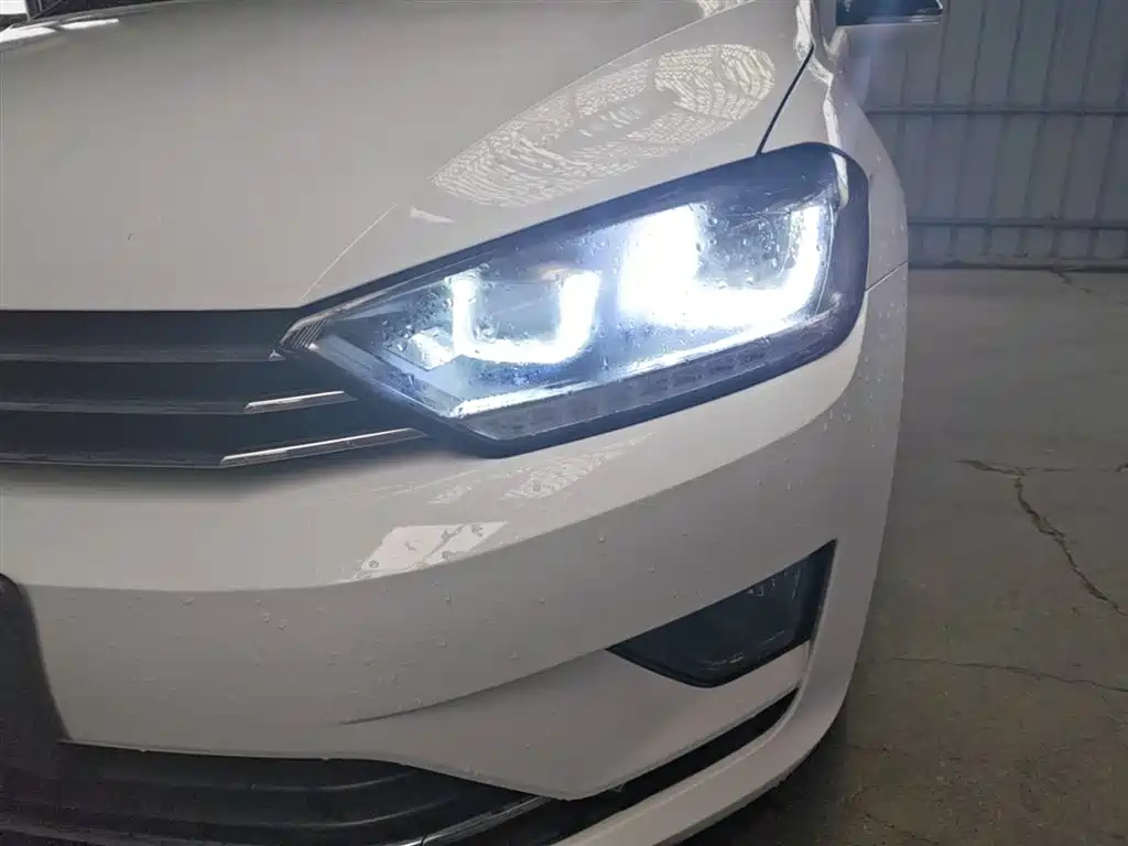 Volkswagen Golf Sportsvan 2016 1.6L Automatic Comfort фото 24