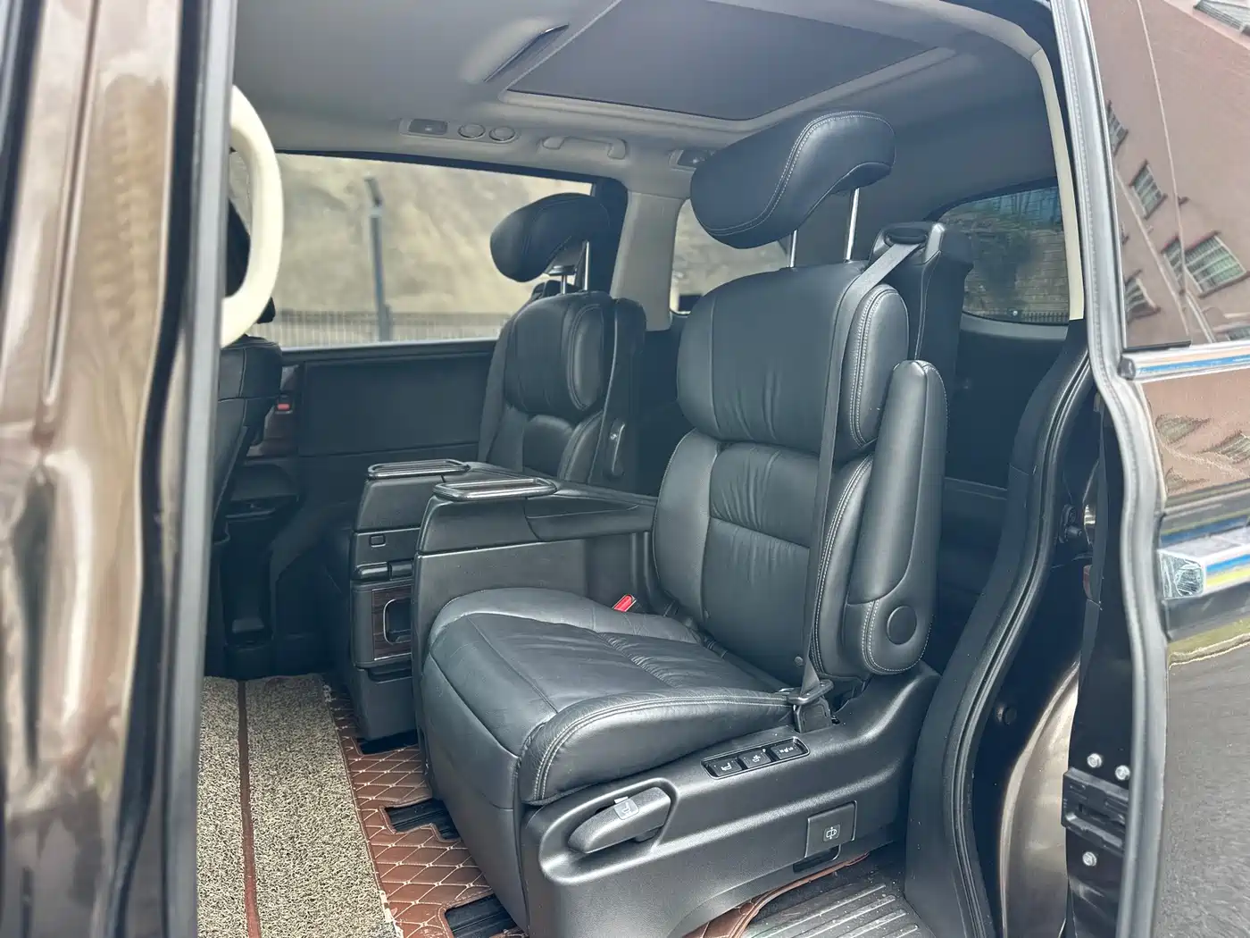 Honda Elysion 2016 2.4L Ultimate Edition фото 5