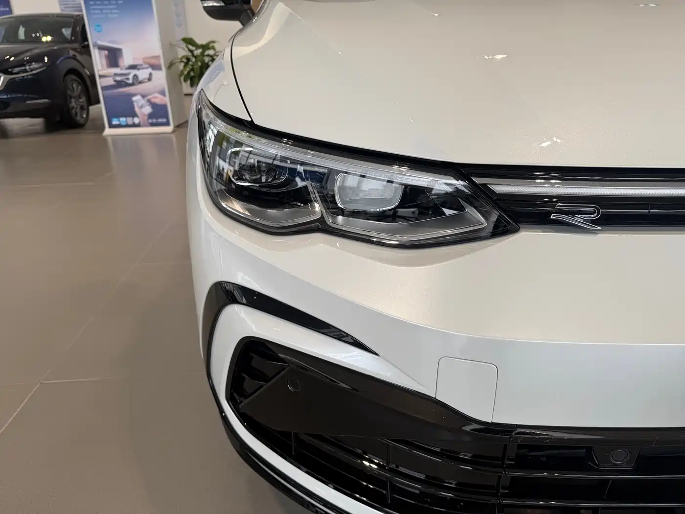 Volkswagen Golf 2023 Facelift 280TSI DSG R-Line Lite фото 15