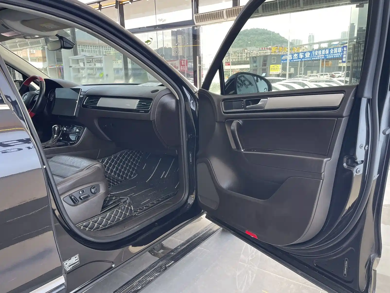 Фото 17 - Volkswagen Touareg