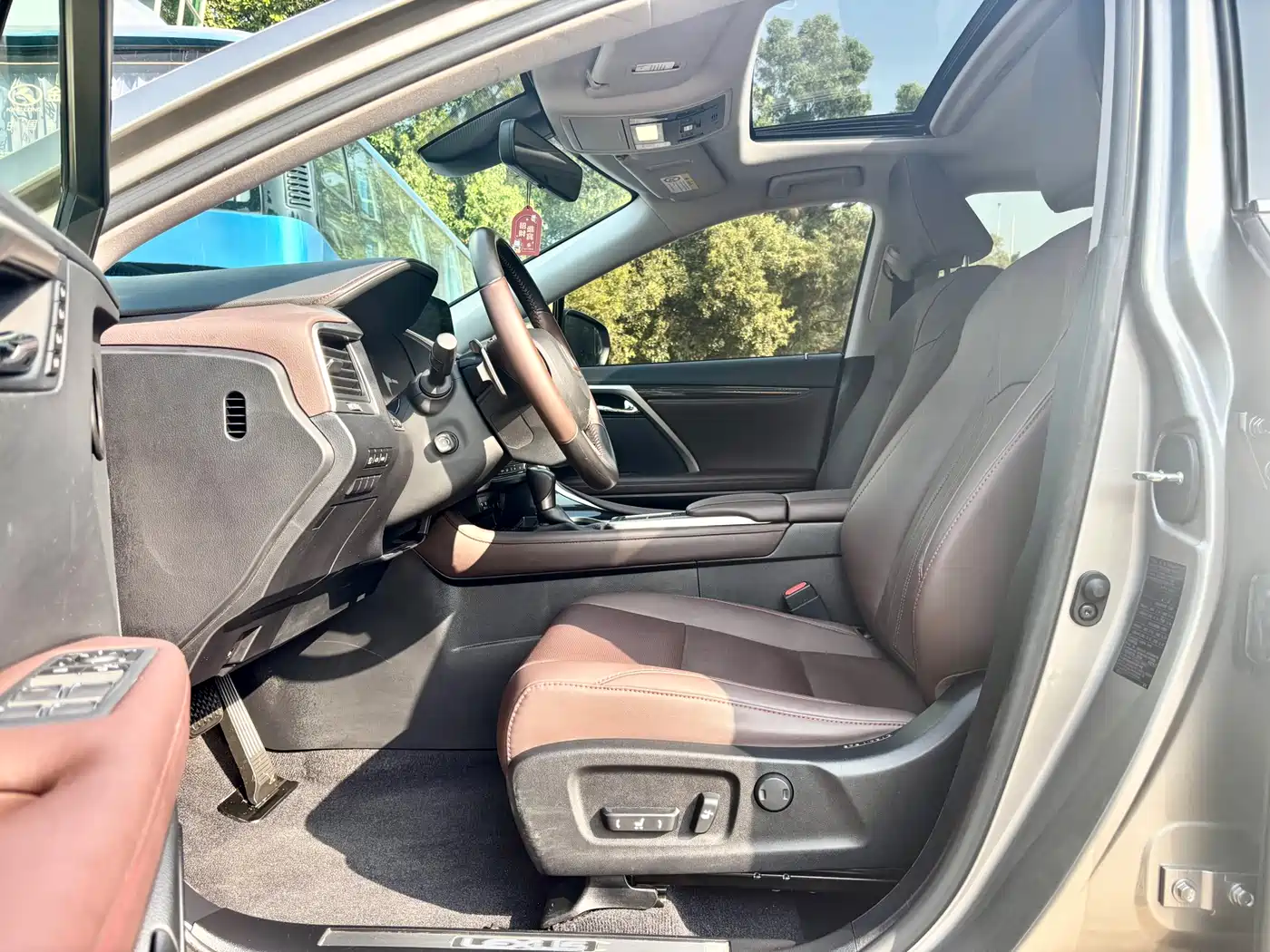Lexus RX 2020 Facelift 300 2WD Comfort Edition фото 6