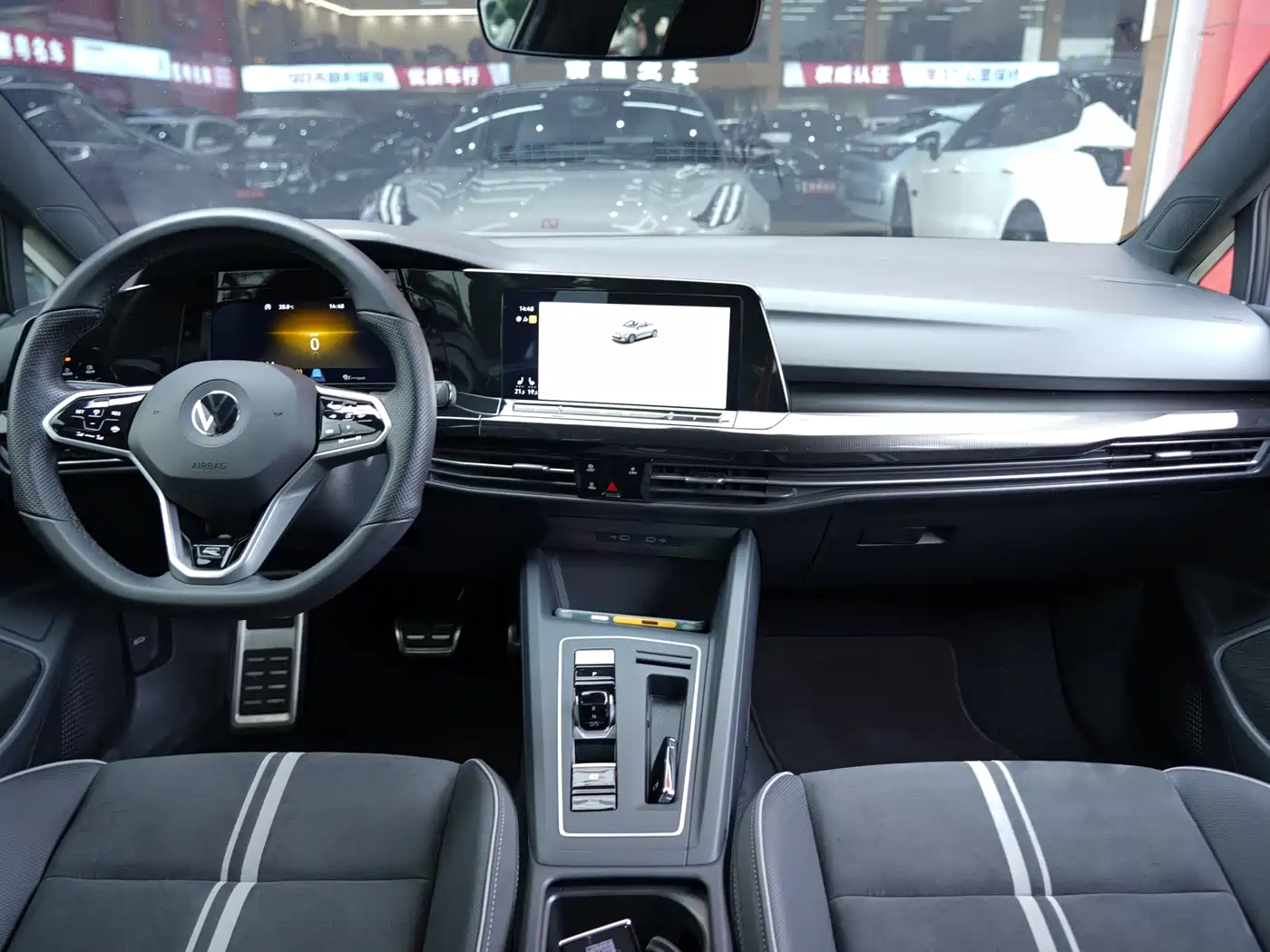 Volkswagen Golf 2021 280TSI DSG R-Line фото 7