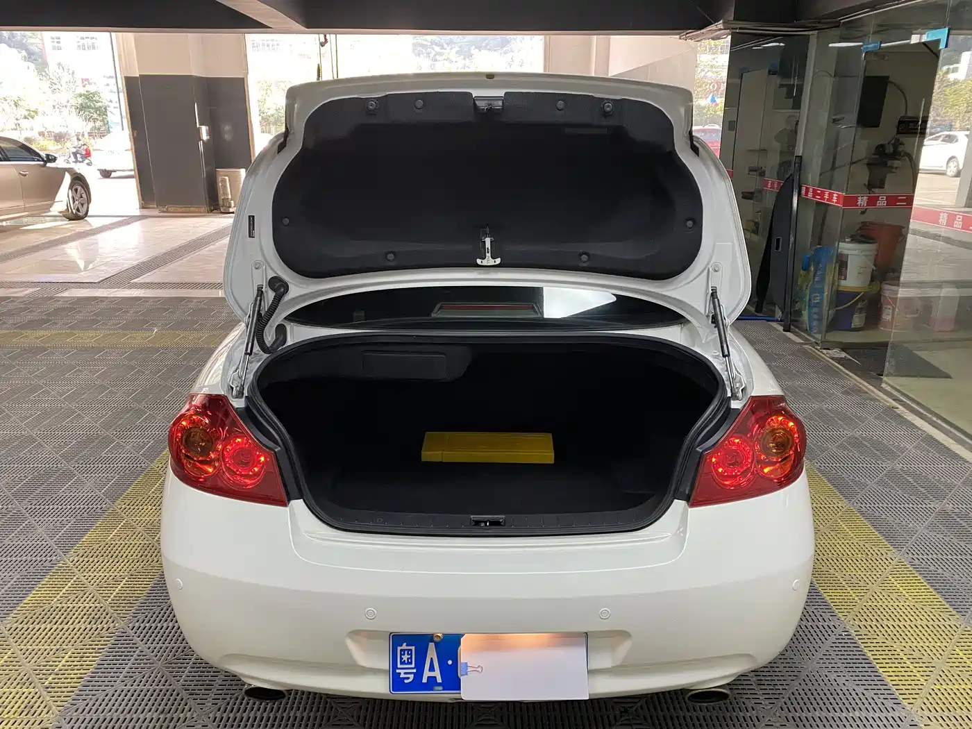 Infiniti G Series 2014 2013 G25 Sedan Luxury Sport Edition