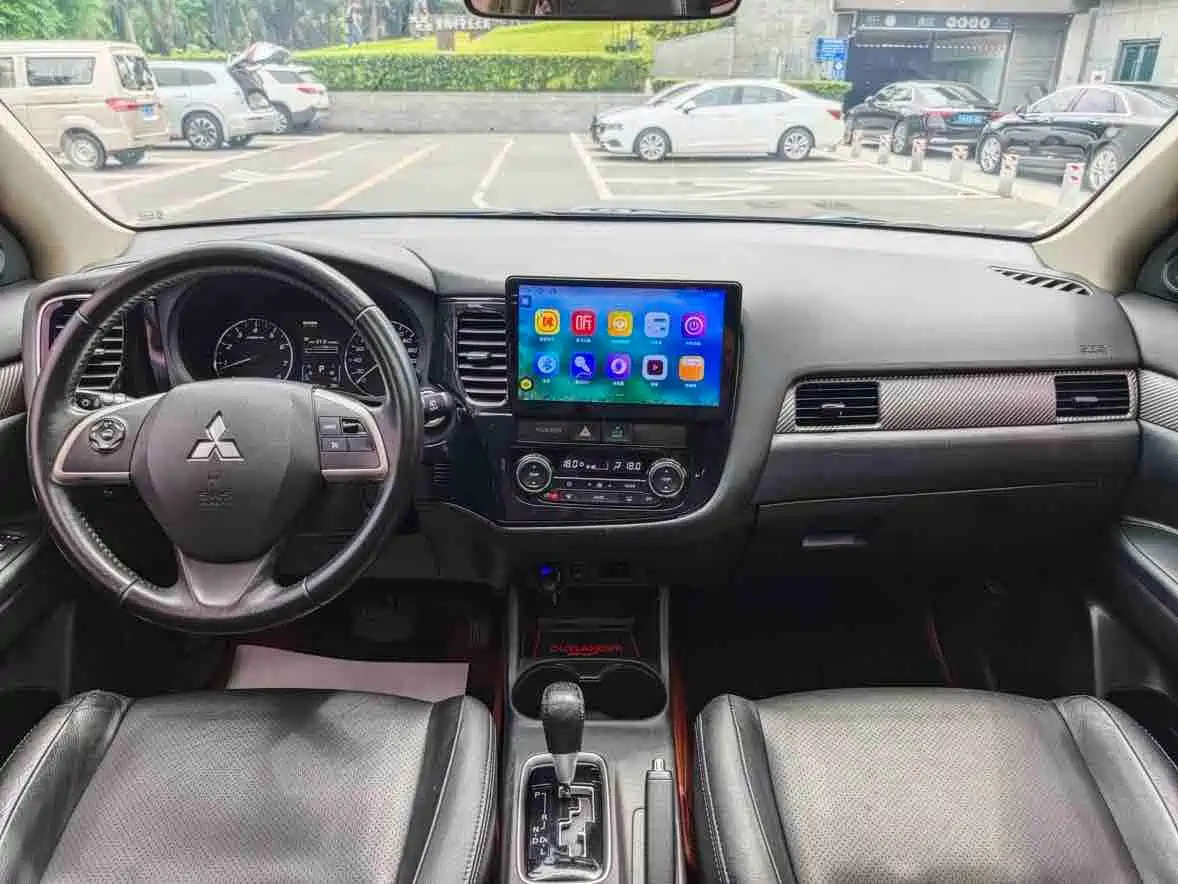 Mitsubishi Outlander (Import) 2015 2014 2.4L 4WD Luxury Value Edition 7-seater