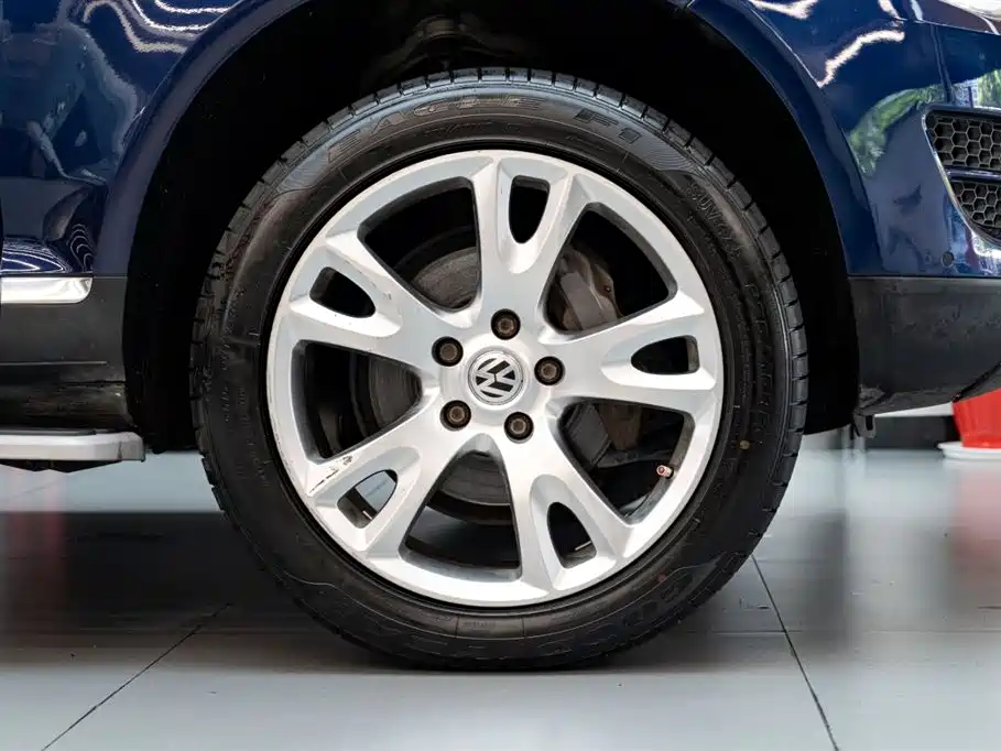Volkswagen Touareg 2010 3.6 Limited Luxury Edition фото 19