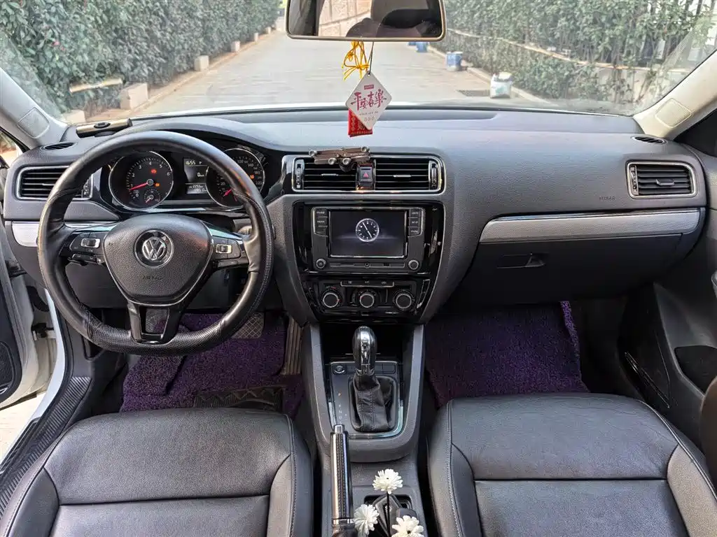 Volkswagen Sagitar 2017 230TSI Automatic Comfort фото 5