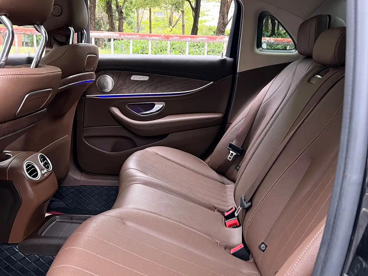 Mercedes-Benz E-Class 2019 E 300 L Fashion фото 8