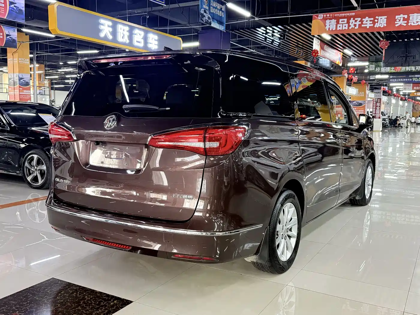 Buick GL8 2017 ES 28T Comfort Type China V фото 4