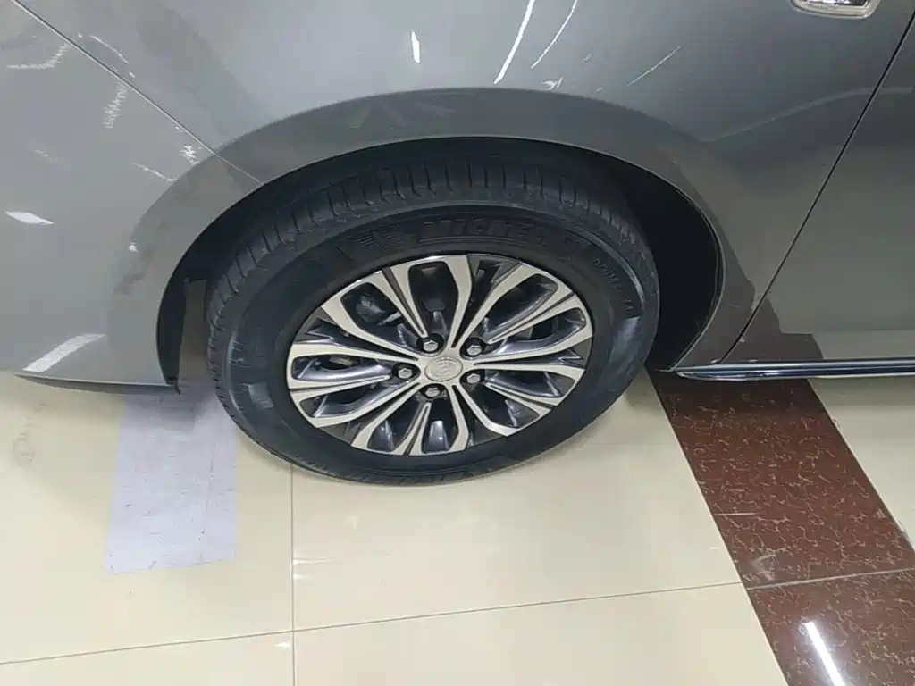 Фото 23 - Buick GL8