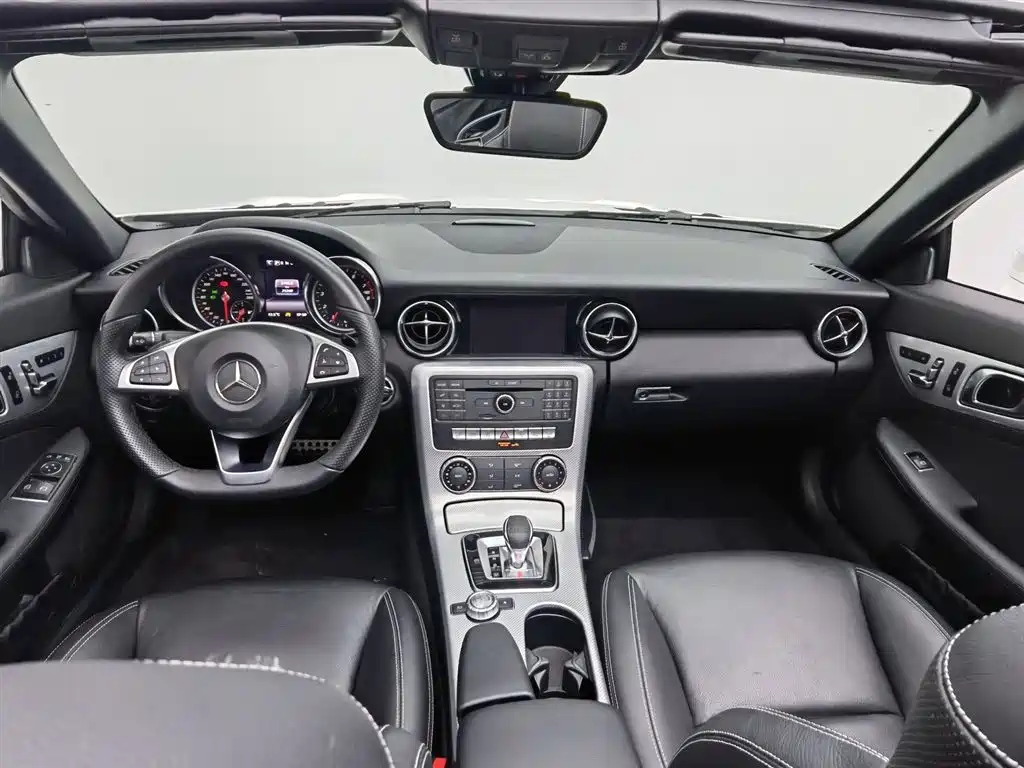 Mercedes-Benz SLC 2018 SLC 260 Dynamic фото 5