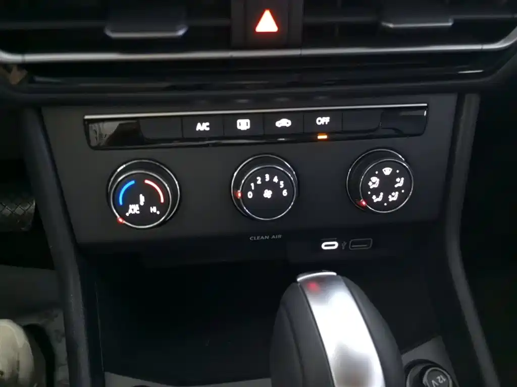 Volkswagen Lavida 2024 Model 1.5L Automatic Starlight 5 Million Edition фото 13
