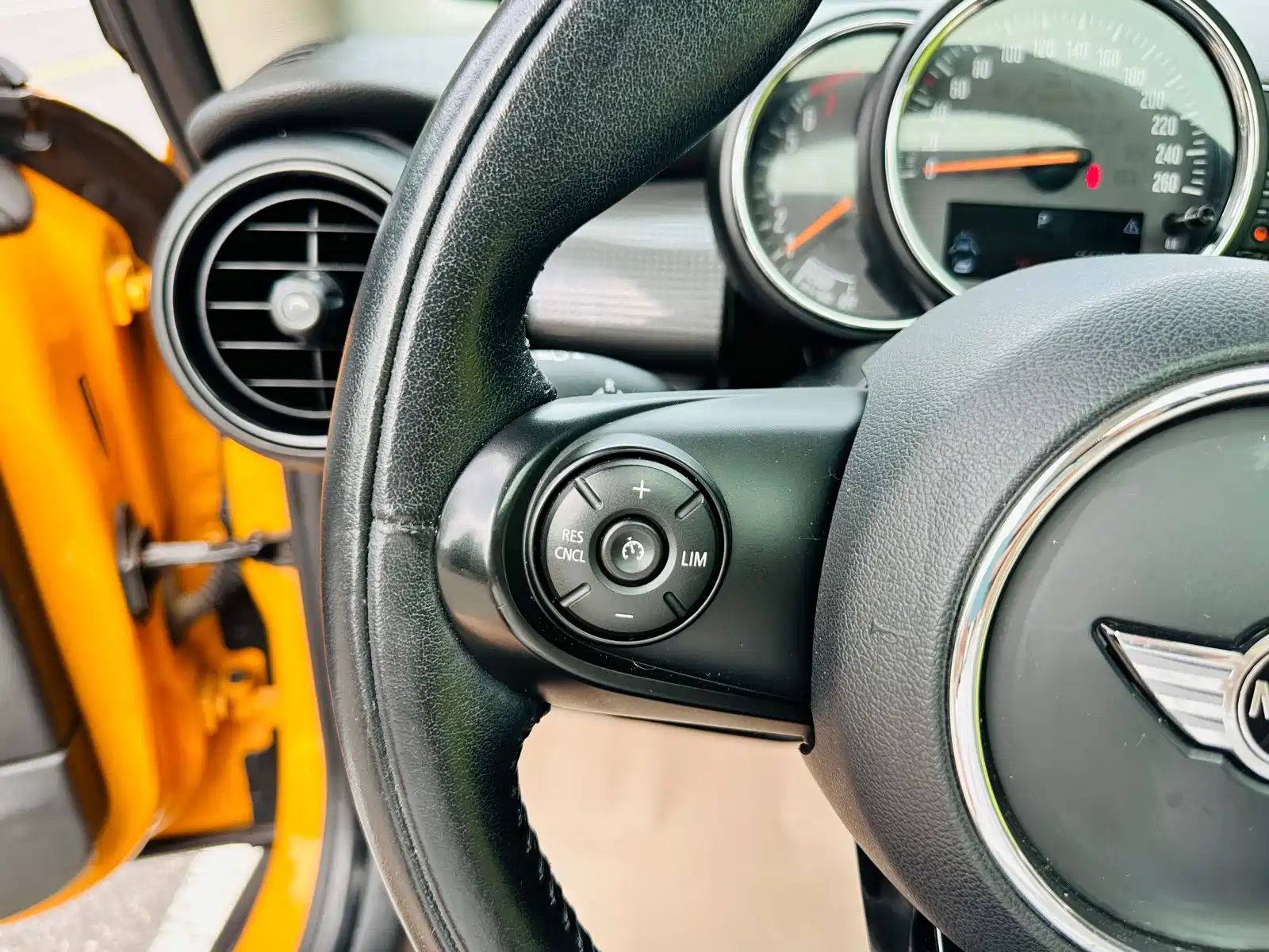 Фото 36 - MINI MINI