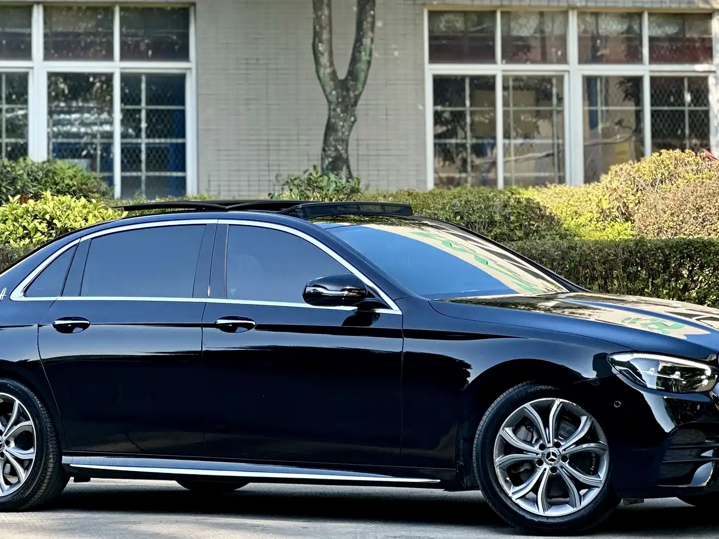Mercedes-Benz E-Class 2022 E 300 L Luxury фото 3