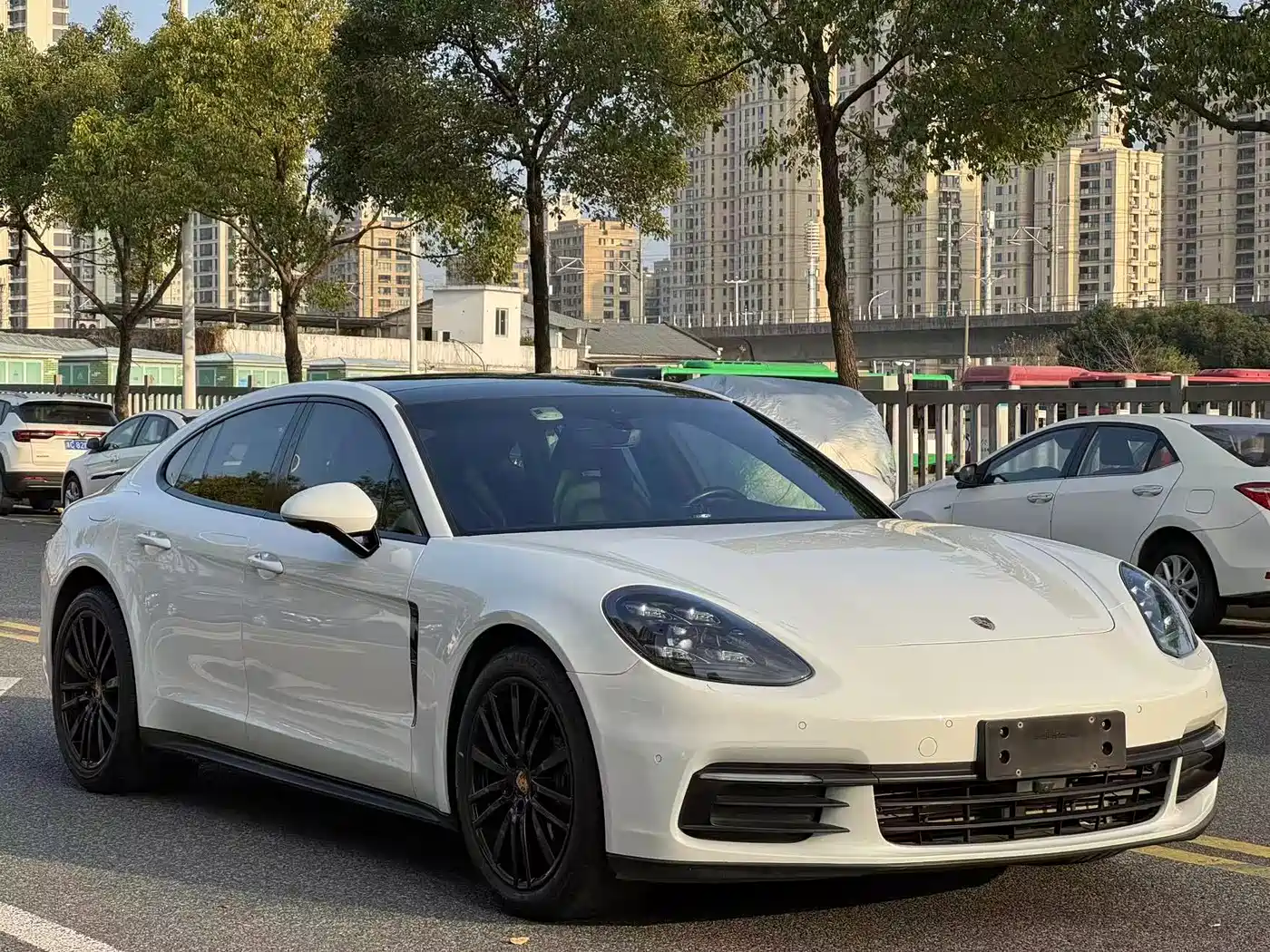 Porsche Panamera 2017 Panamera 3.0T фото 3