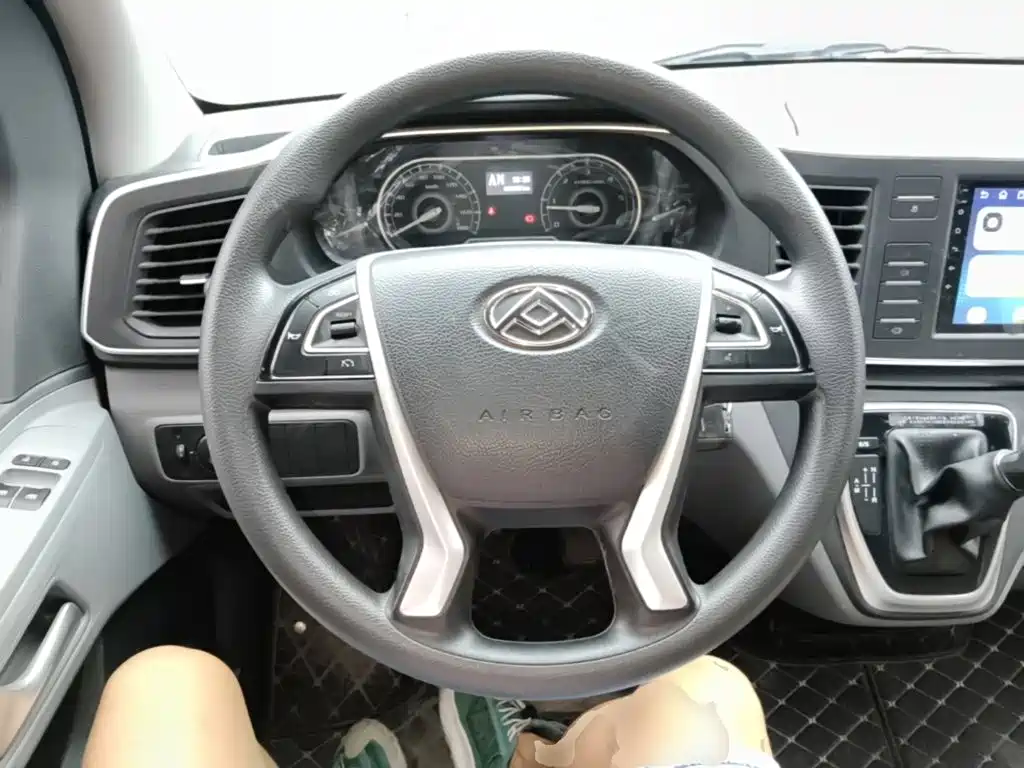 Maxus Xintu V80 2025 2024 City Delivery King PLUS Value Edition 6AMT Short Wheelbase Medium Roof 147Ps 3 Seats