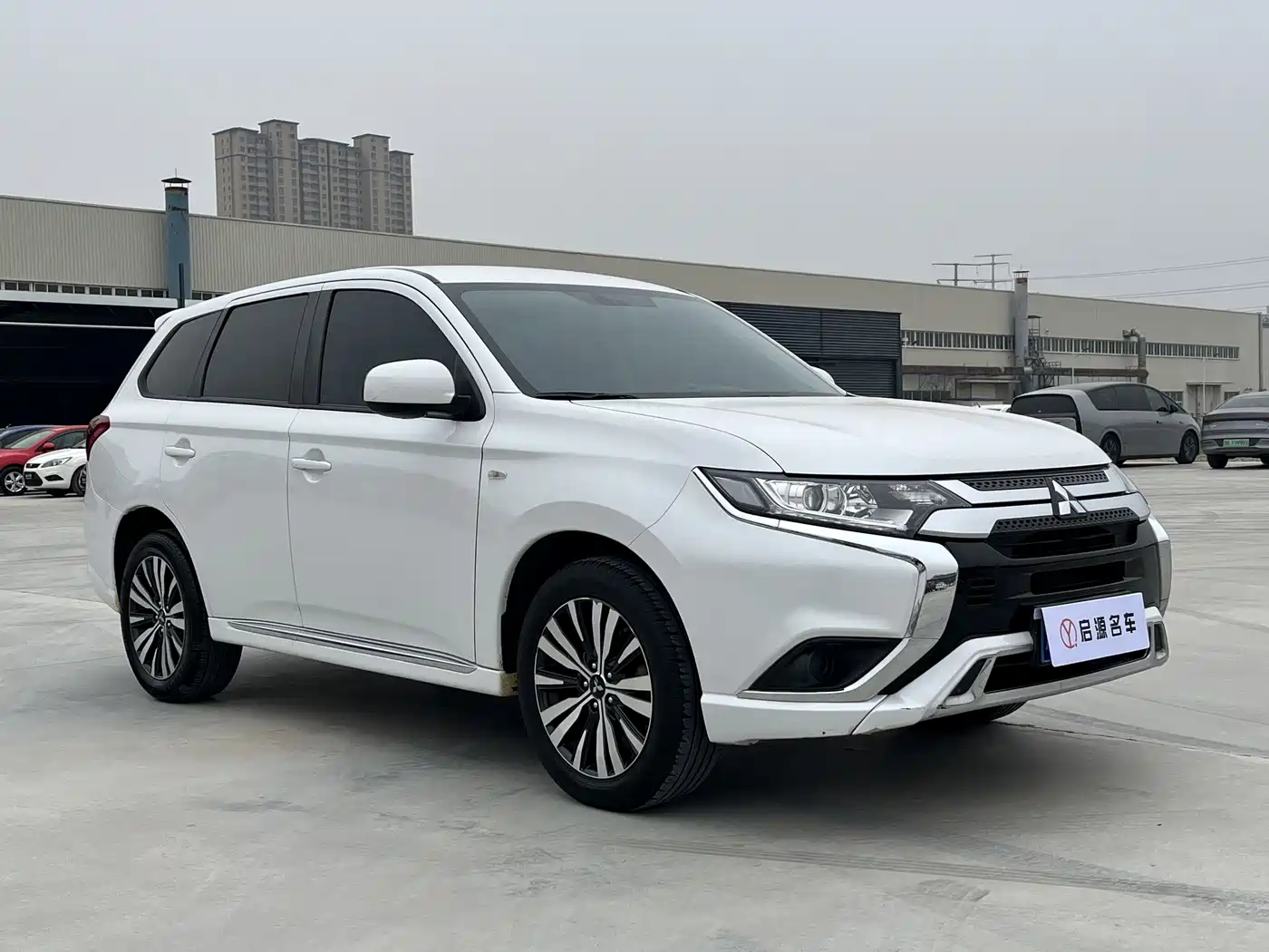 MITSUBISHI OUTLANDER
