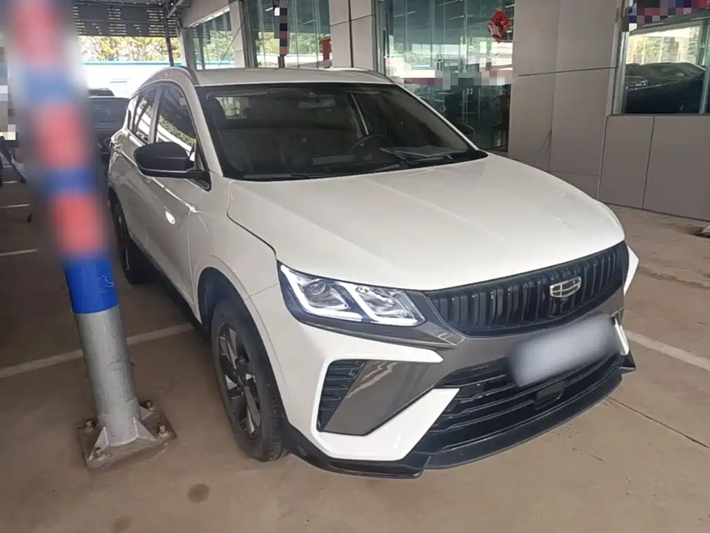 Фото 4 - Geely Coolray