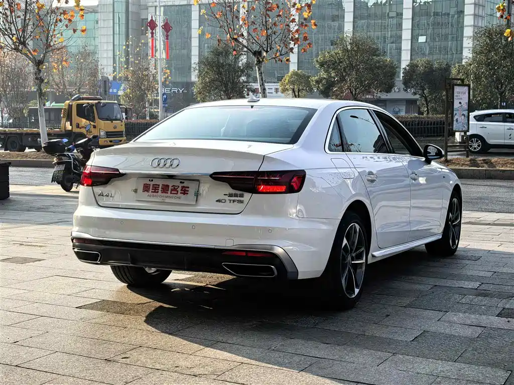 Audi A4L 2022 40 TFSI Fashion Dynamic фото 7