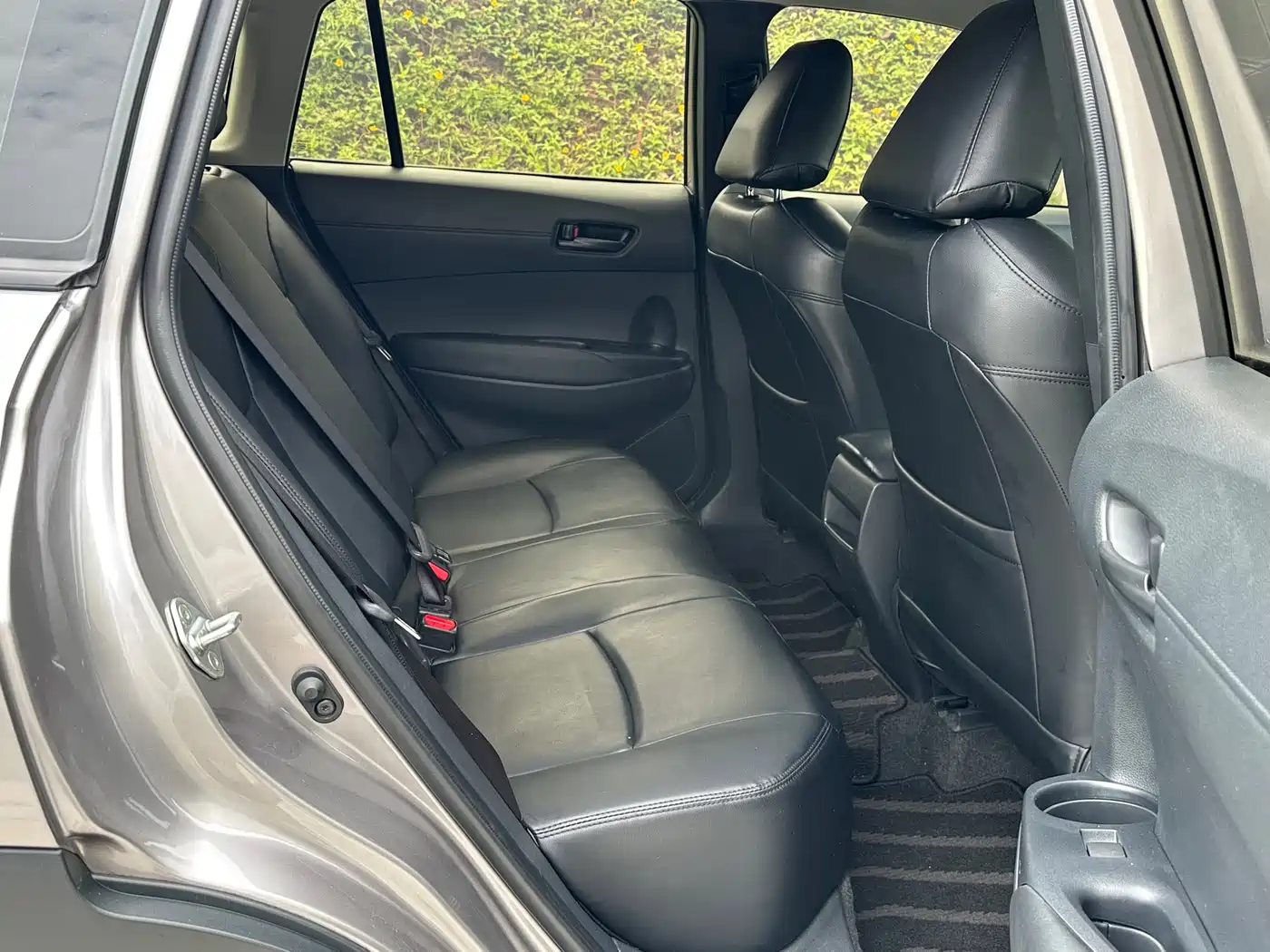 Toyota Corolla Cross 2024 Model 2.0L Pioneer Edition фото 10