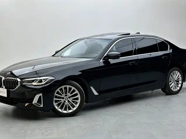 BMW 5 Series 2021 Facelift 525Li Luxury Package — фото 1