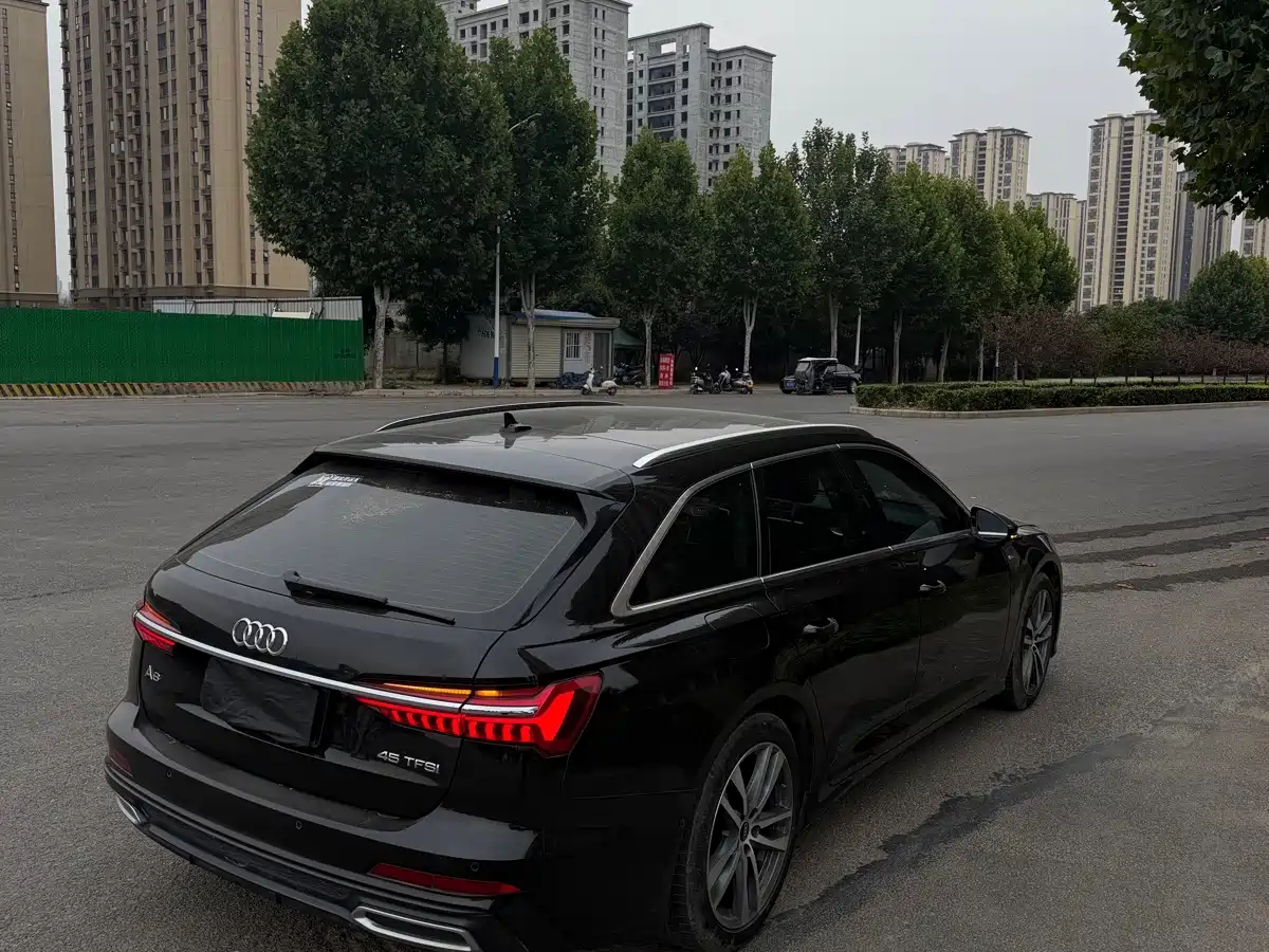 Photo 10 - Audi A6 (Import)