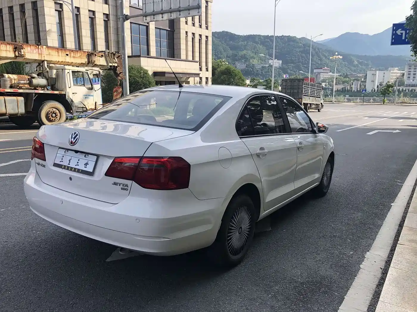 Volkswagen Jetta 2015 1.6L Auto Trend фото 3