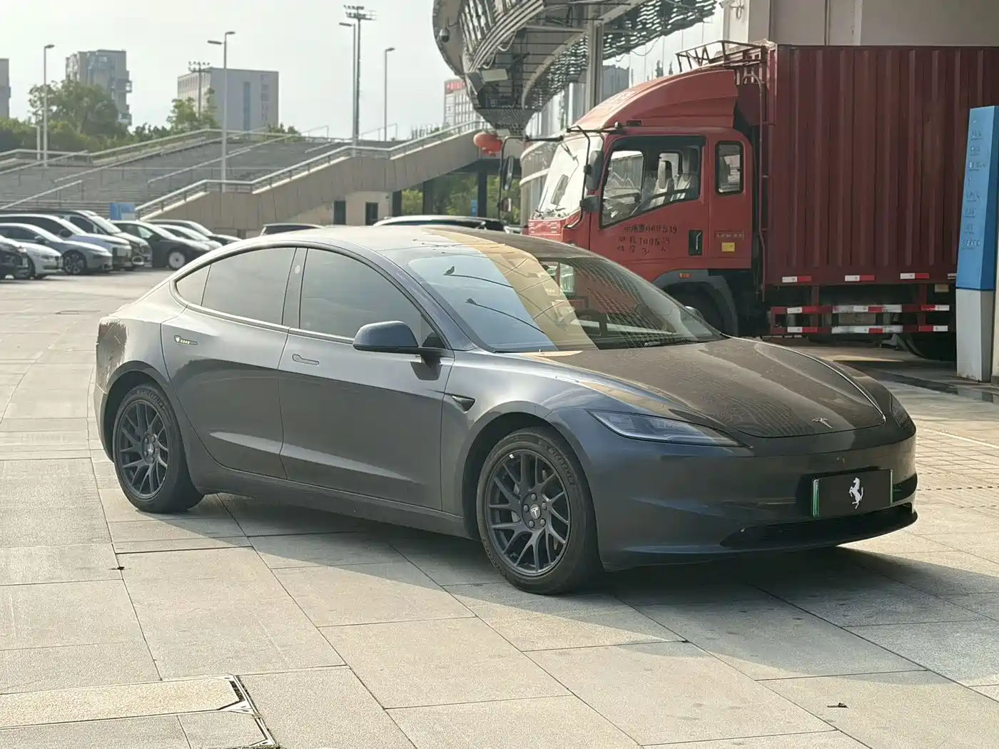 Фото 3 - Tesla Model 3